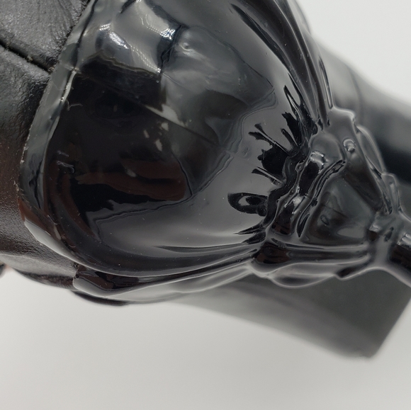 R.E.D Heels with decorative ankle and heel - Picture 15 of 16